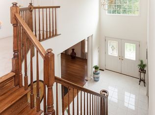 8 Spruce Hollow Rd, Green Brook, NJ 08812