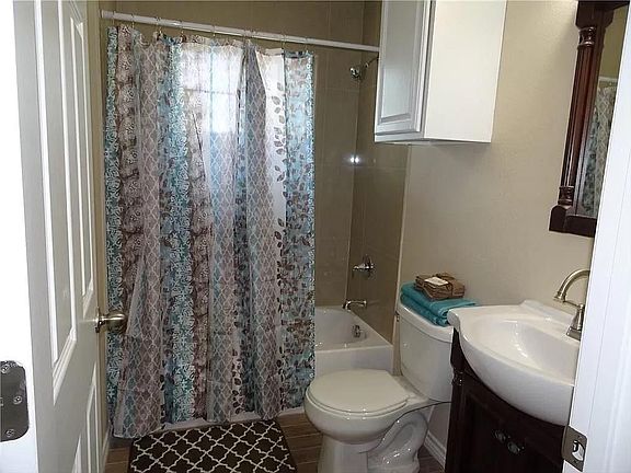 5th image of 4725 Willowbrook Dr