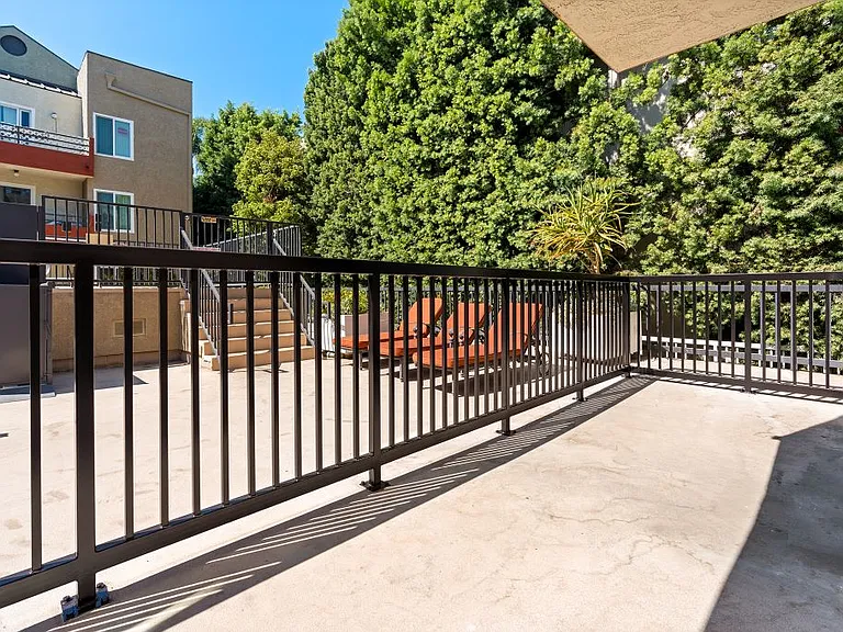 Woodland Trio Apartments — Photo 39