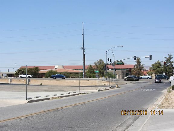 4th image of 9455 Jacaranda Ave