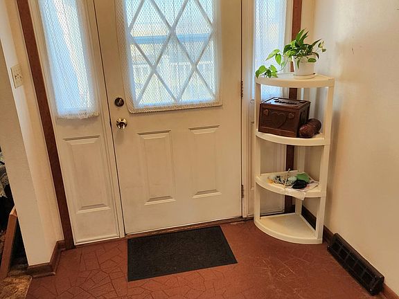 5th image of 5312 67th Ave W