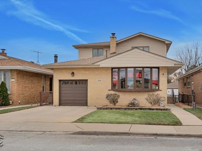 (Undisclosed Address), Chicago, IL, 60655