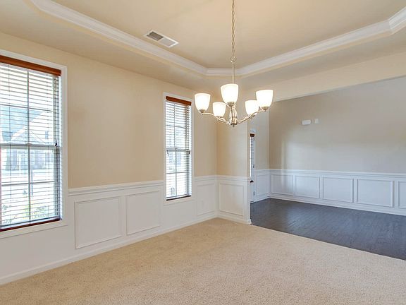 5th image of 1004 Lunette Dr