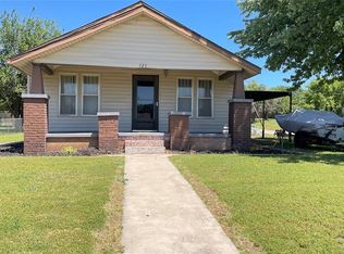 123 S 4th St, Sentinel, OK 73664