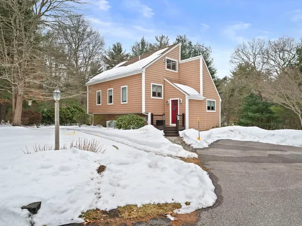 12 Herring Brook Ln, Pembroke, MA 02359