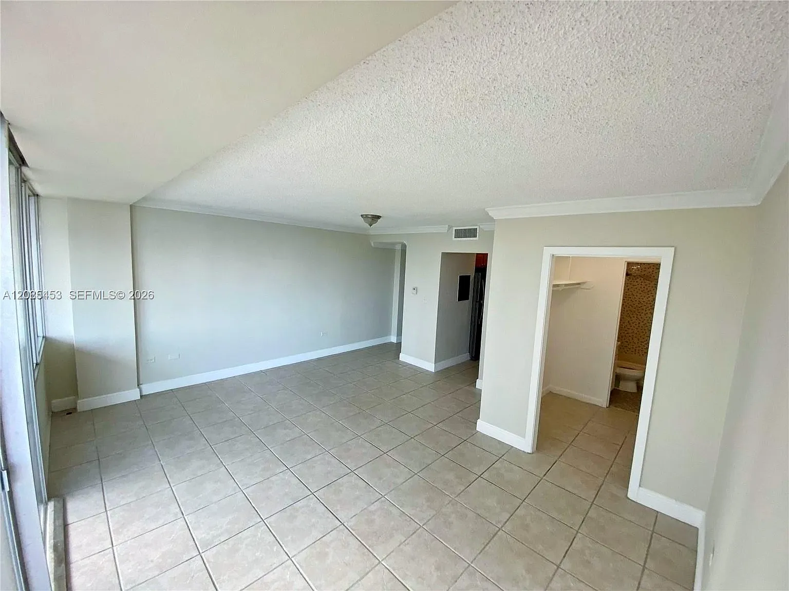 Caribbean Towers Condo — Photo 3