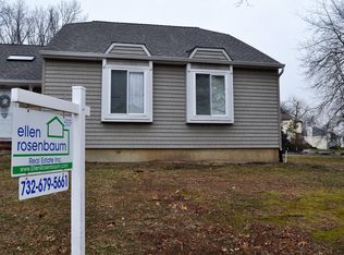 14 Mariposa Pl, Old Bridge, NJ 08857