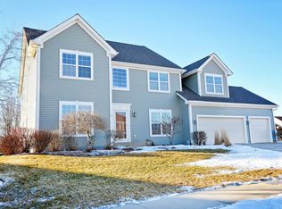 1975 Pawnee Dr, Grafton, WI 53024