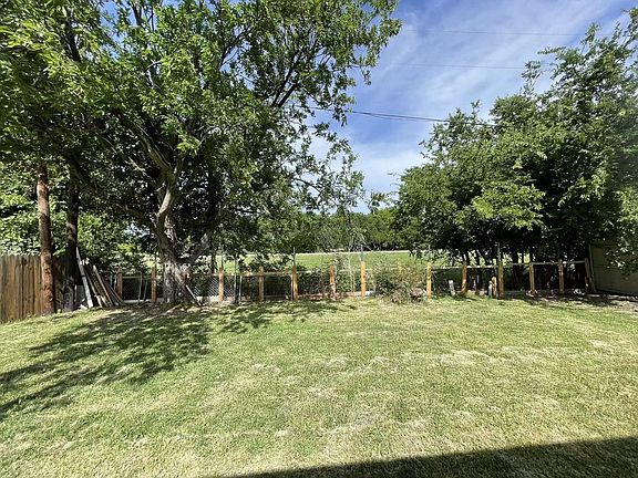 3rd image of 132 Park Dr