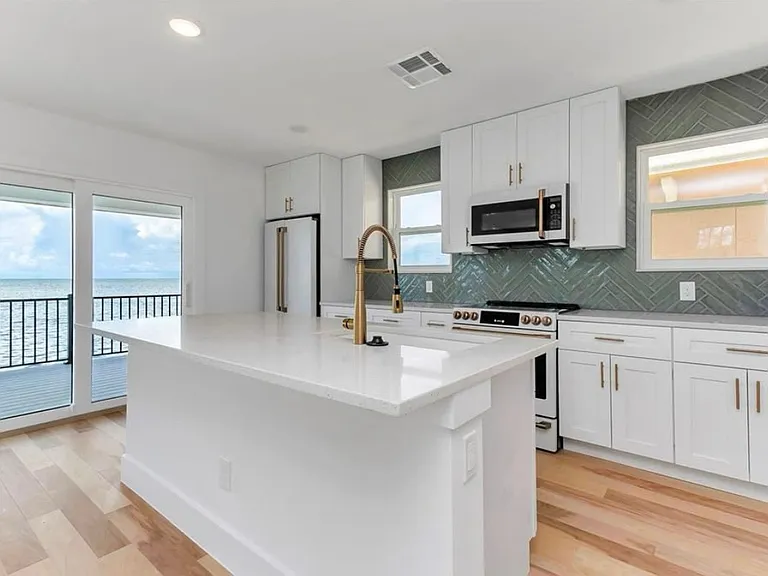 6417 Driftwood Dr — Photo 6