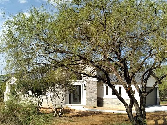 3rd image of 100 Woodhill #8023