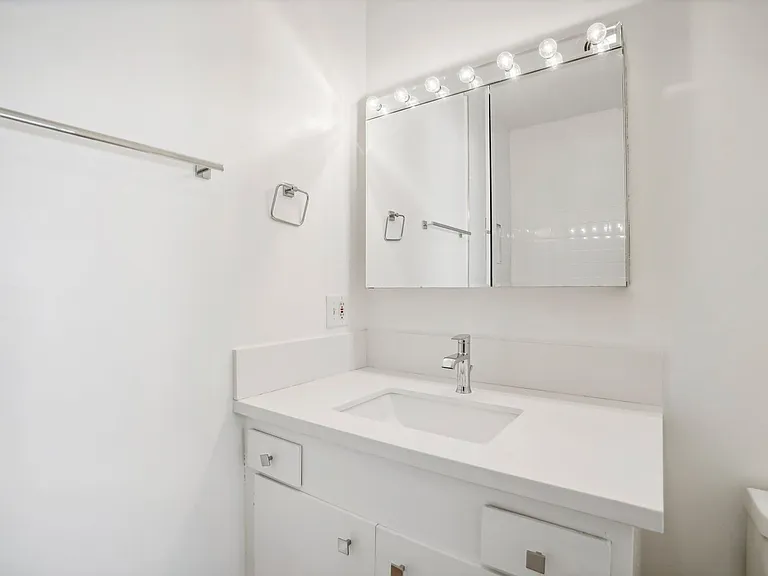 9000 Clifton Way — Photo 13