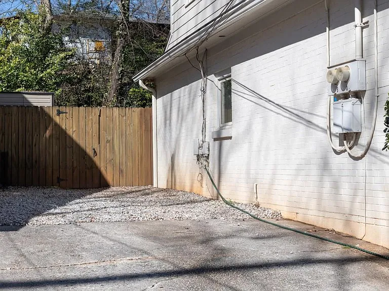342 Mathews Ave NE #A — Photo 29