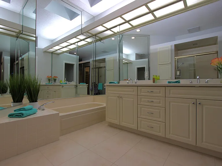 117 Hampton Cir — Photo 21