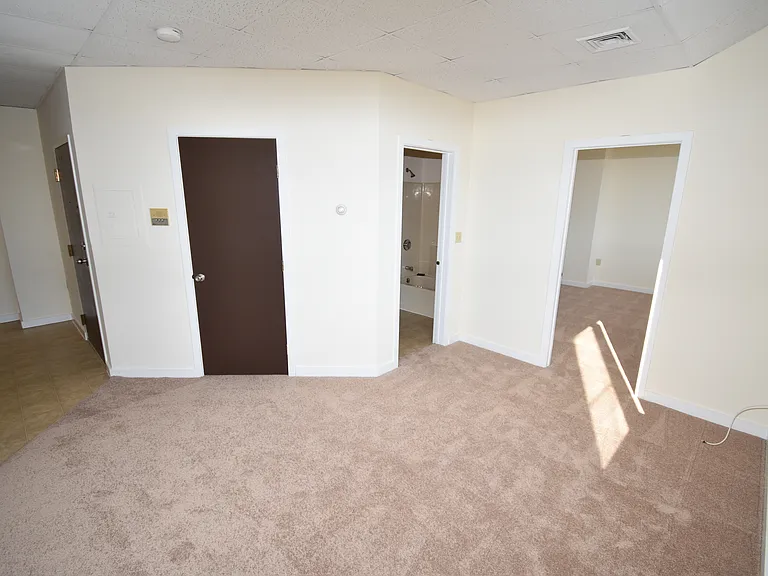 Fallview Apartments — Photo 3