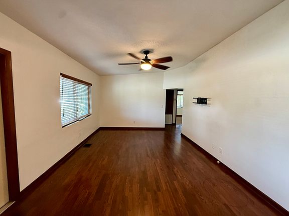 3rd image of 2819 Rogan Rd