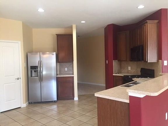 3rd image of 909 Buffalo Creek Dr