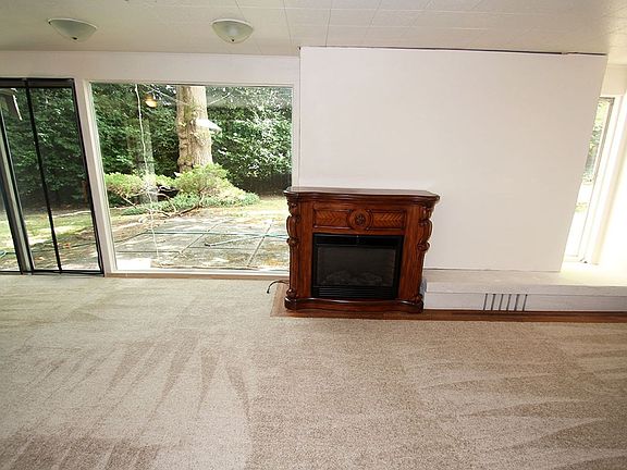 3rd image of 10425 NE 124th St
