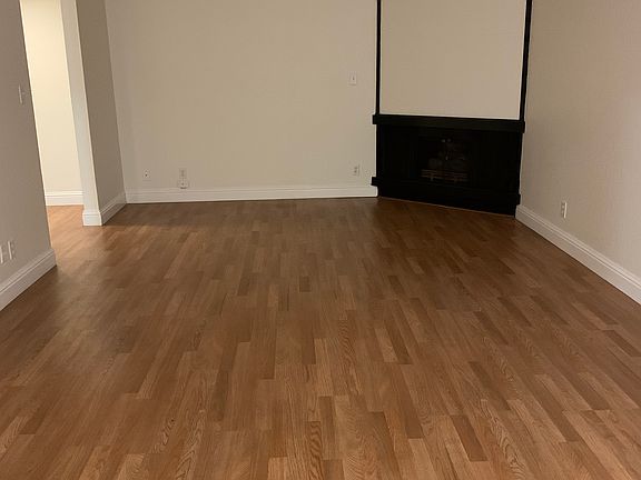 5th image of 875 University Ave Unit 2
