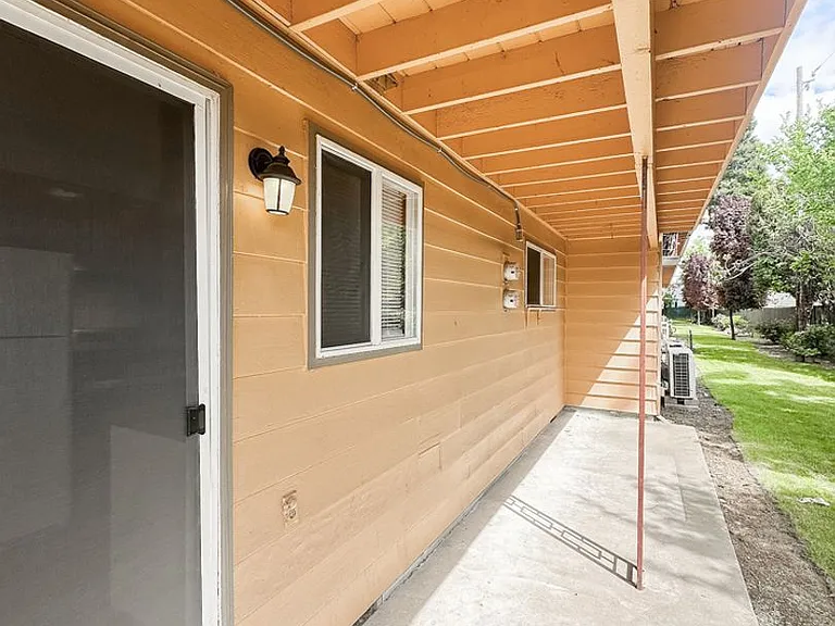 2392 Edgewood Ave NE — Photo 8