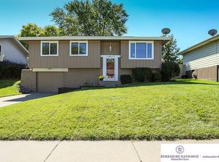 10217 Weir St, Omaha, NE 68127