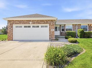 1001 Freedom Cir N, Crown Point, IN 46307