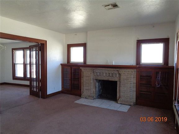 3rd image of 1810 NE 48th St