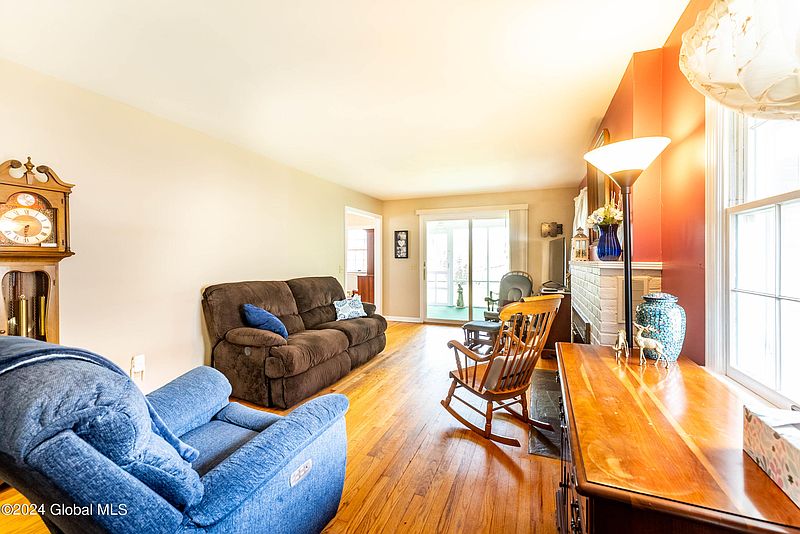 5th image of 781 Central Parkway Parkway