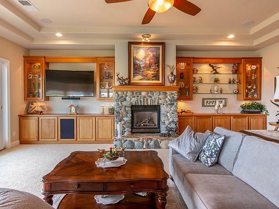 4th image of 3841 Thorson Dr