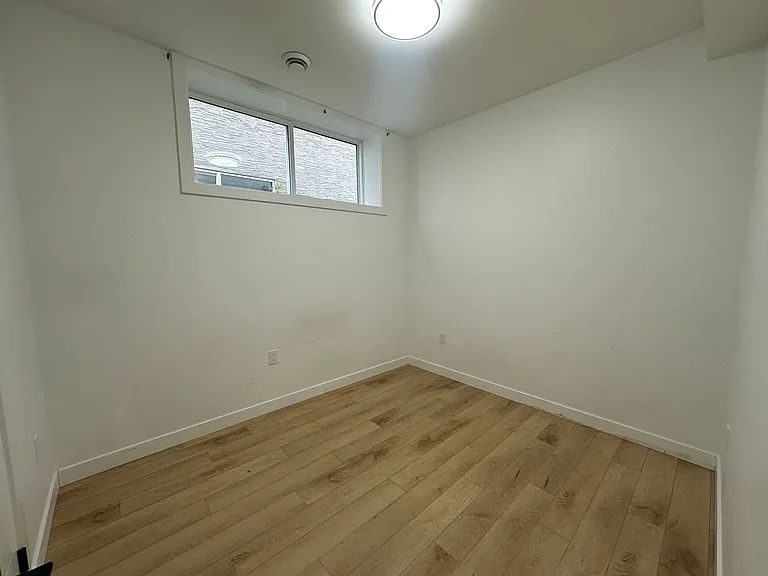 750 Moncton Ave — Photo 13