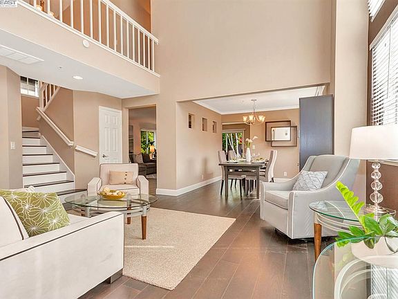 3rd image of 5309 Hillflower Dr