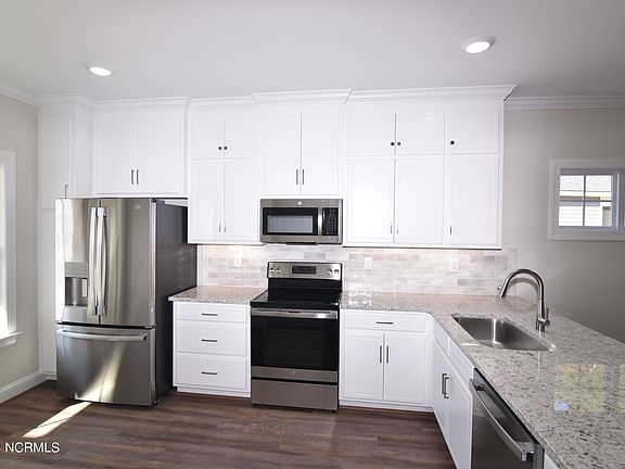 5th image of 230 Brunswick Drive