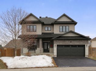 107 Francis St, Carleton Place, ON K7C 0E9