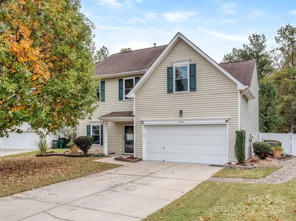 13813 Millers Creek Ln, Charlotte, NC 28278