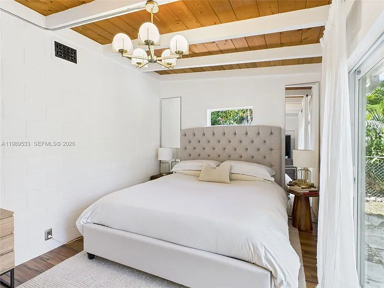 1632 SW 28th Ave #0 — Photo 11