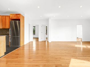 59-40 Myrtle Ave, Ridgewood, NY 11385