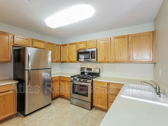 5th image of 9292 Millikan Ave