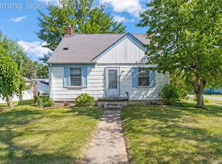 32104 Dover St, Garden City, MI 48135
