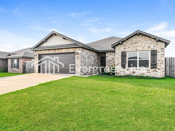 2nd image of 200 Grove Ln