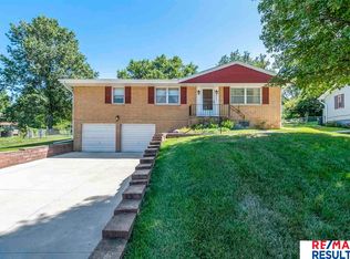 9457 Emmet St, Omaha, NE 68134