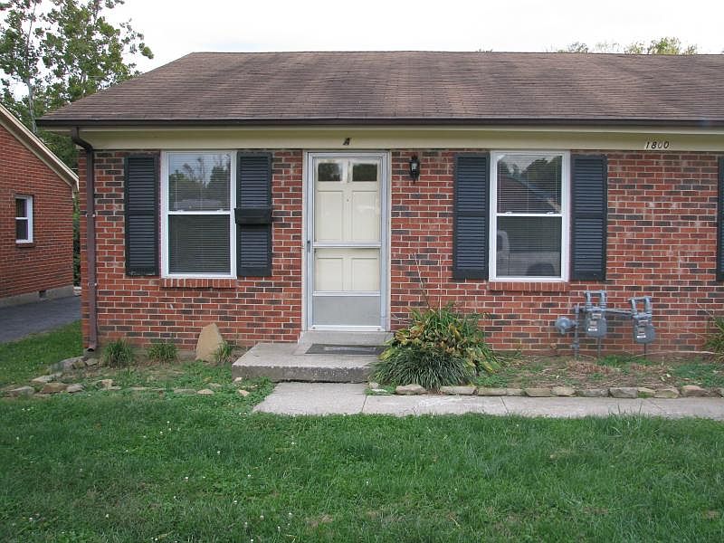 1st image of 1800 Chatsworth Dr #A