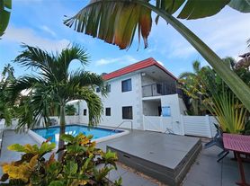 2201 NE 36th St, Pompano Beach, FL