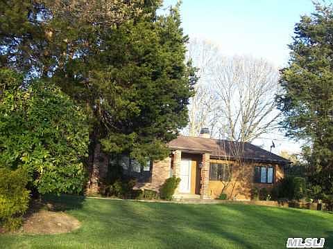 1st image of 15 Ashford Dr