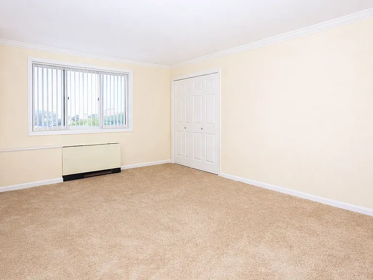 Parkview Towers — Photo 9