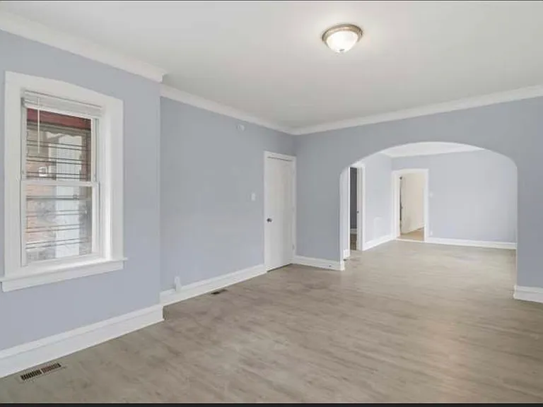 7700 S Saint Lawrence Ave #1 — Photo 14