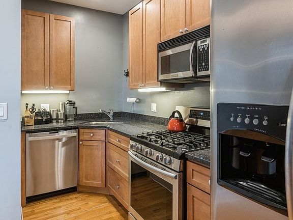 4th image of 4753 N Magnolia Ave #3
