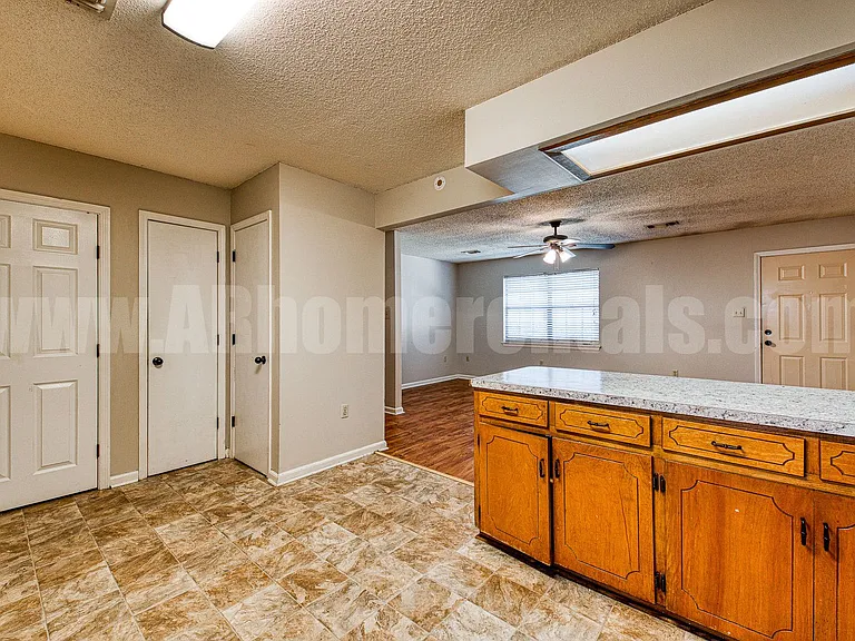 108 S Mitchell St — Photo 9