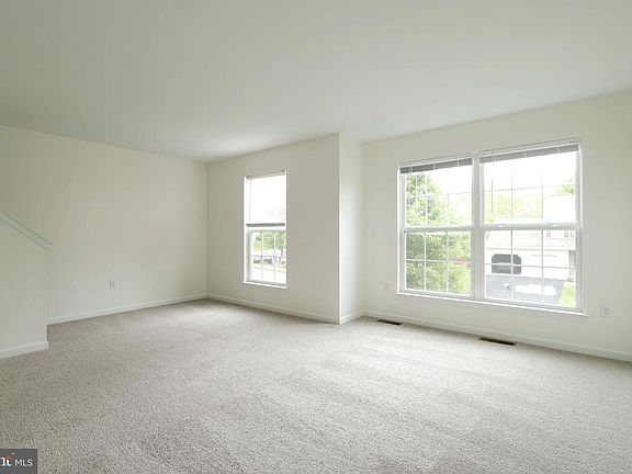 4th image of 222 Amberleigh Ln