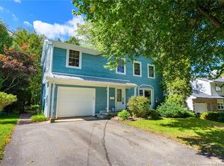 560 Squires St, Fredericton, NB E3B 3V4