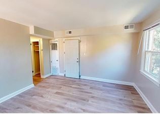 3122 Buena Vista Ter SE APT 5, Washington, DC 20020